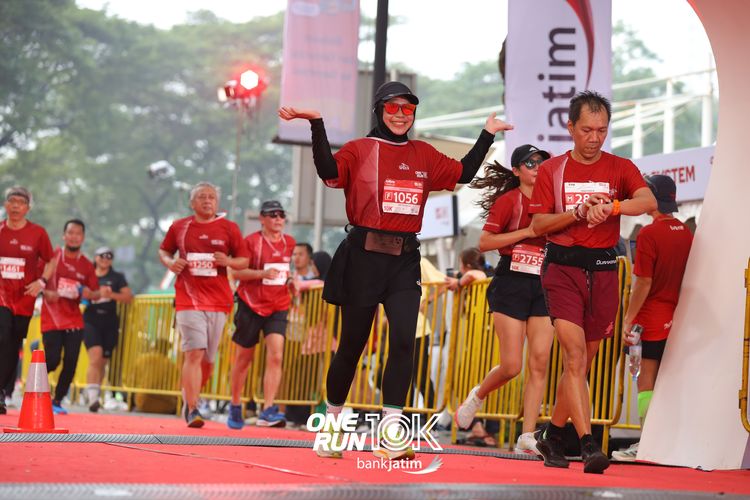 Race photo from ONE RUN 10 K
