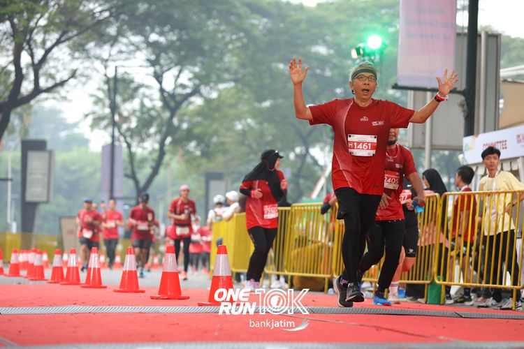 Race photo from ONE RUN 10 K