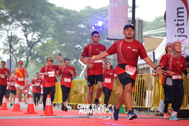 Race photo from ONE RUN 10 K