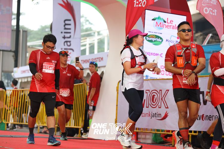 Race photo from ONE RUN 10 K