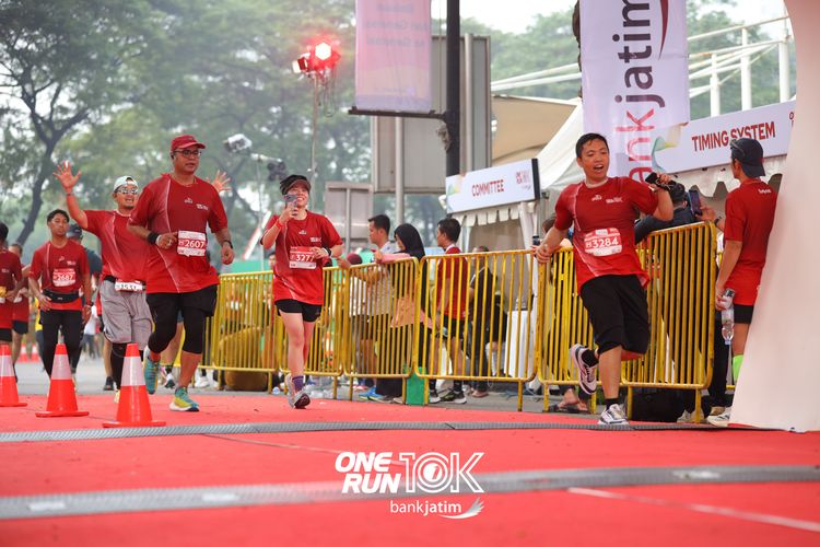 Race photo from ONE RUN 10 K