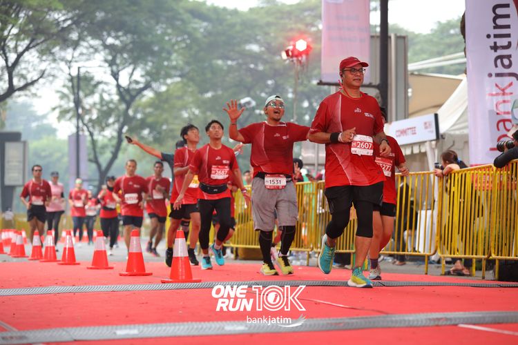 Race photo from ONE RUN 10 K