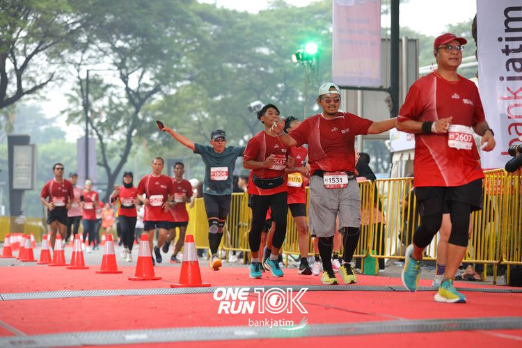 Race photo from ONE RUN 10 K