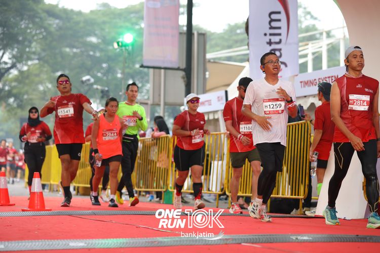 Race photo from ONE RUN 10 K