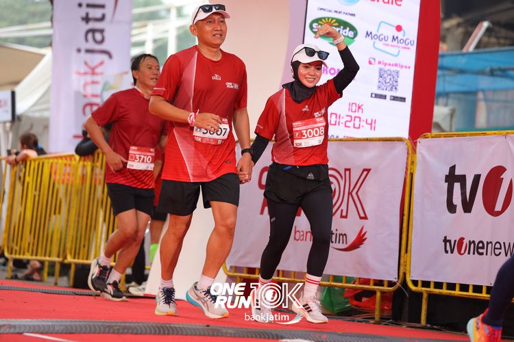 Race photo from ONE RUN 10 K