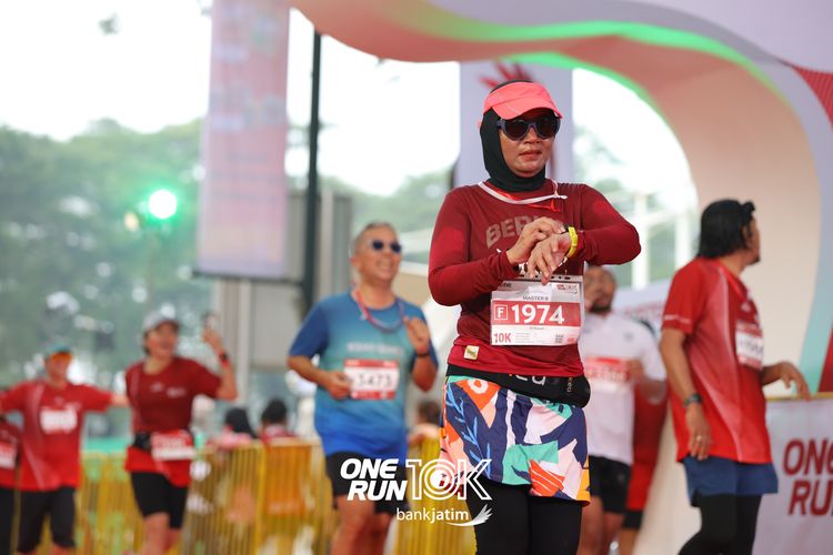 Race photo from ONE RUN 10 K