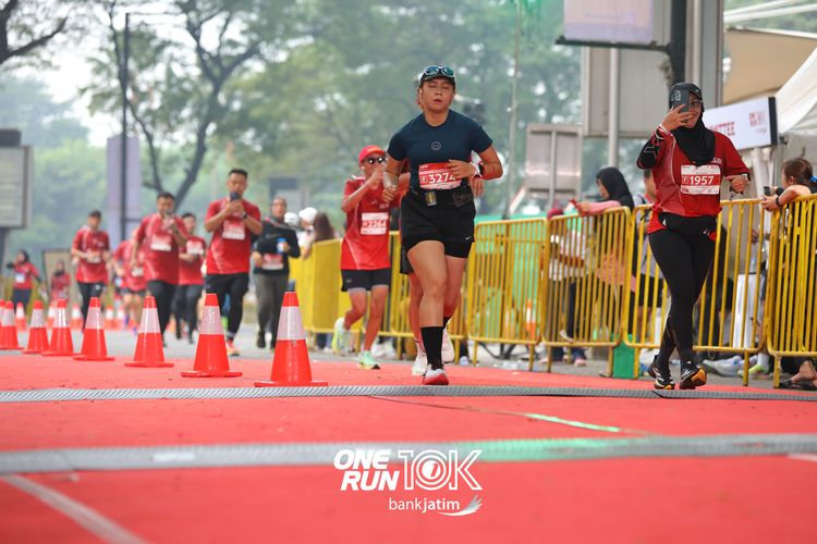 Race photo from ONE RUN 10 K