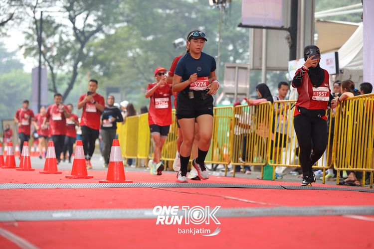 Race photo from ONE RUN 10 K