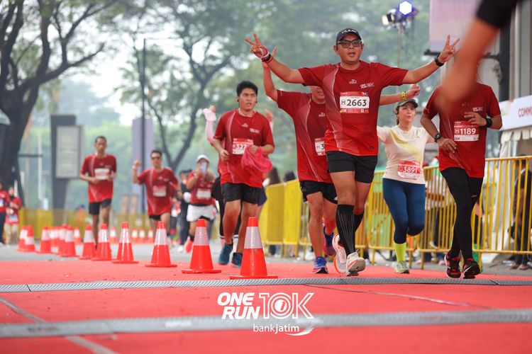 Race photo from ONE RUN 10 K