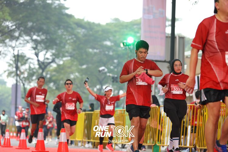 Race photo from ONE RUN 10 K