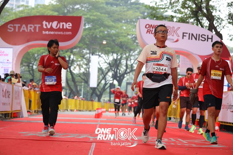 Race photo from ONE RUN 10 K