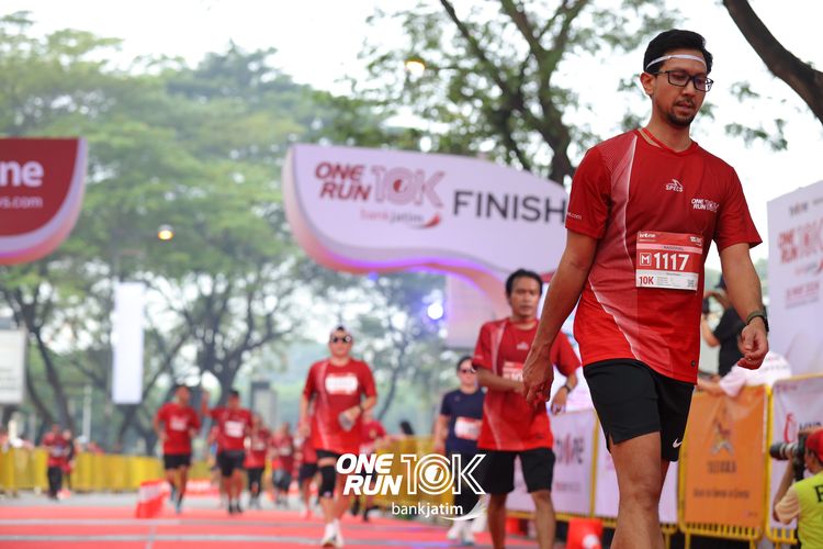 Race photo from ONE RUN 10 K