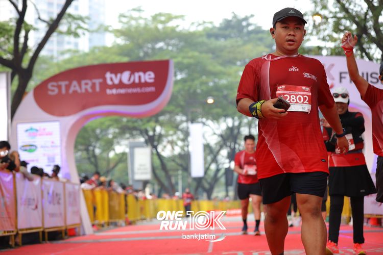 Race photo from ONE RUN 10 K