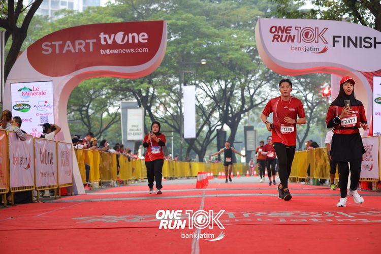 Race photo from ONE RUN 10 K