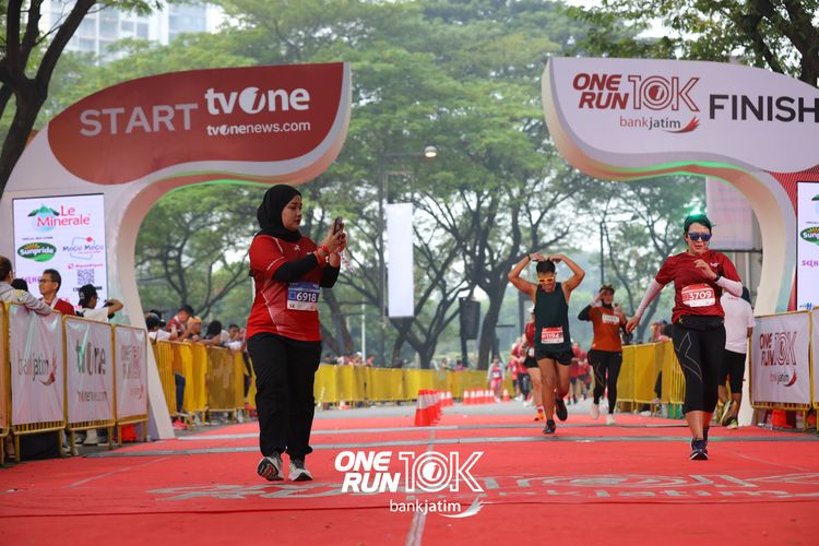 Race photo from ONE RUN 10 K