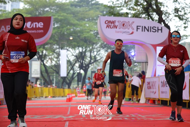 Race photo from ONE RUN 10 K