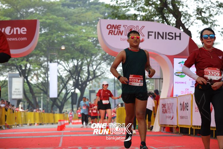 Race photo from ONE RUN 10 K