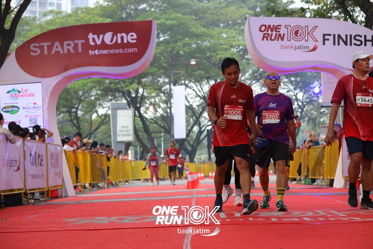 Race photo from ONE RUN 10 K
