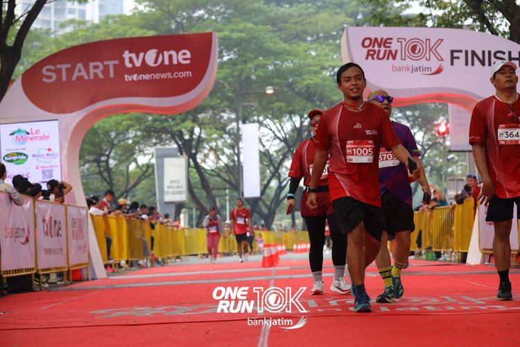 Race photo from ONE RUN 10 K