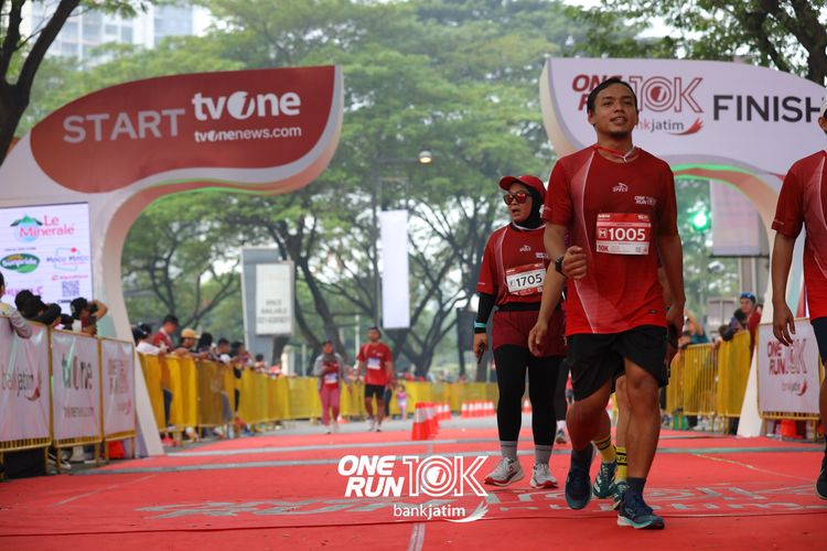 Race photo from ONE RUN 10 K