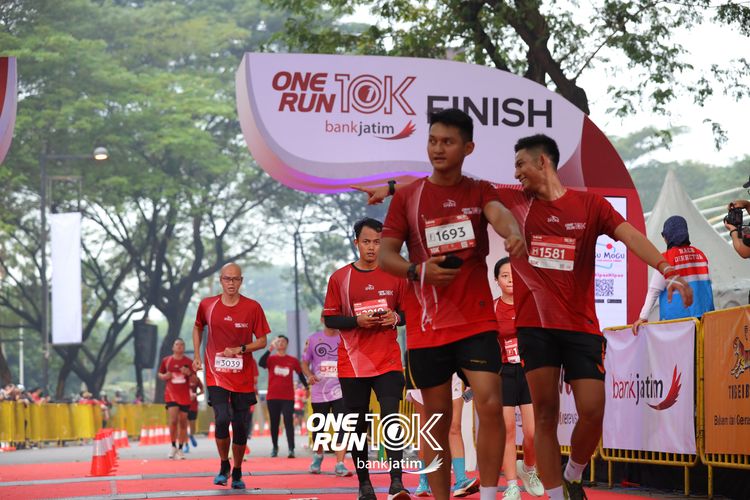 Race photo from ONE RUN 10 K