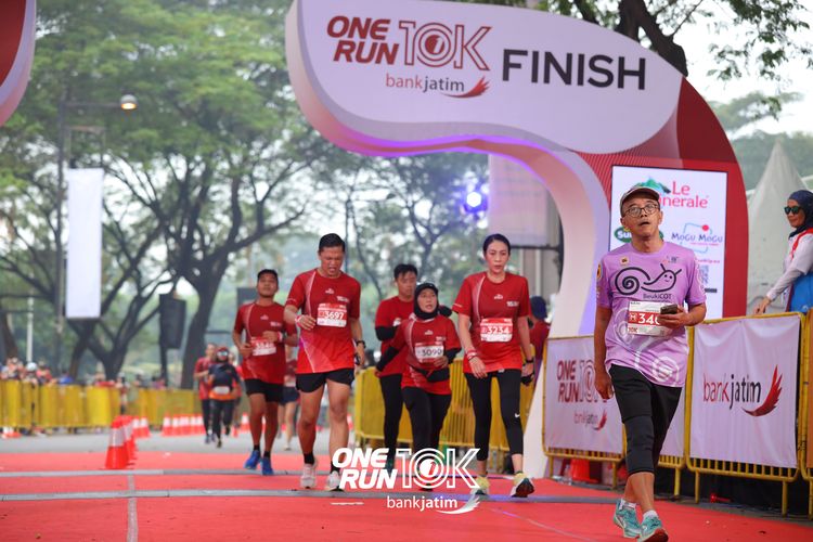 Race photo from ONE RUN 10 K