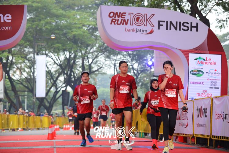 Race photo from ONE RUN 10 K