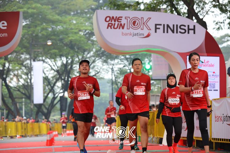 Race photo from ONE RUN 10 K