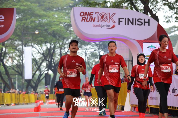 Race photo from ONE RUN 10 K