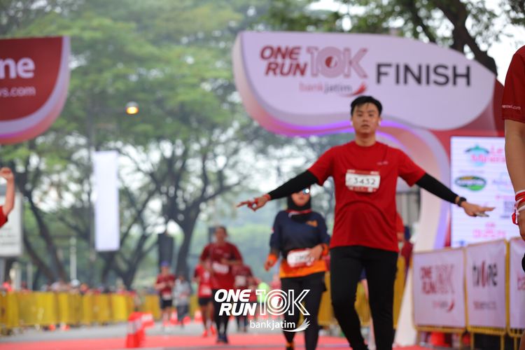 Race photo from ONE RUN 10 K