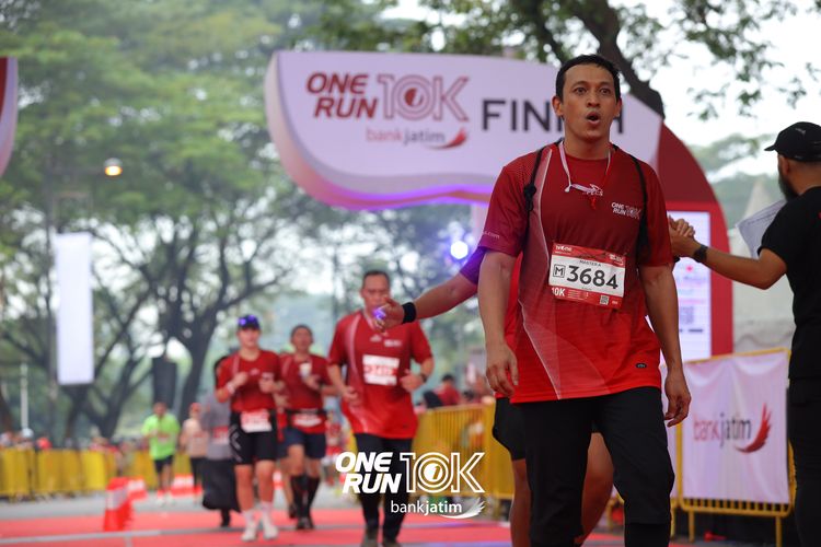Race photo from ONE RUN 10 K