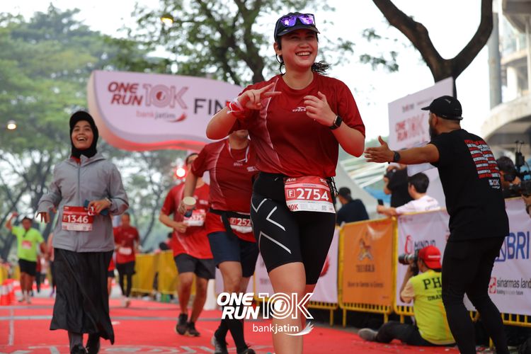 Race photo from ONE RUN 10 K