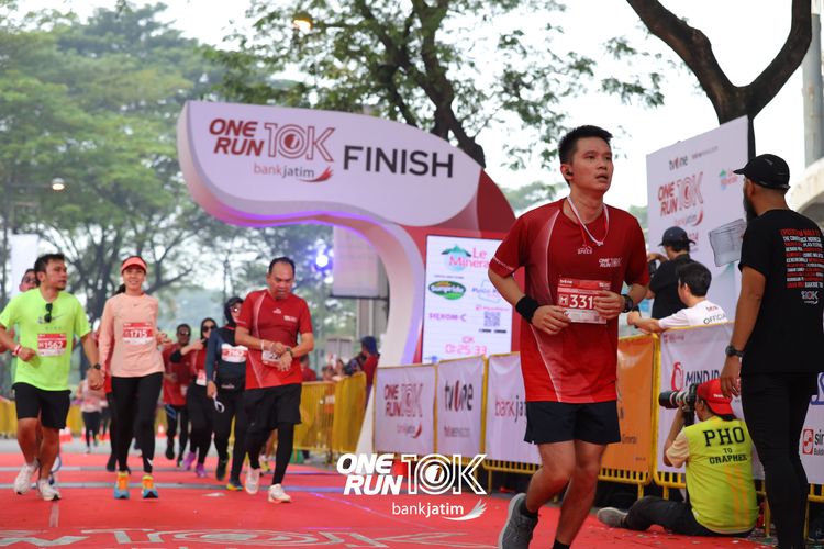 Race photo from ONE RUN 10 K