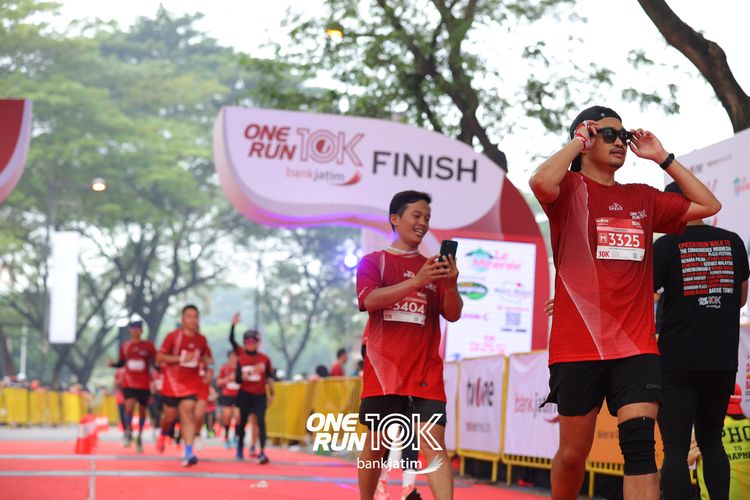 Race photo from ONE RUN 10 K