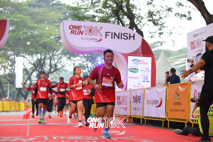 Race photo from ONE RUN 10 K