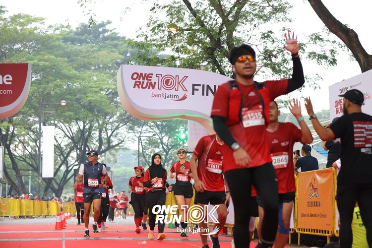 Race photo from ONE RUN 10 K