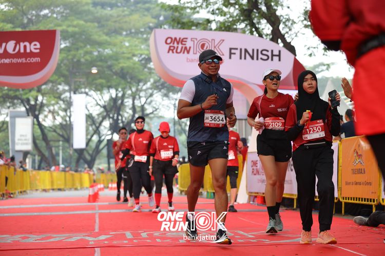 Race photo from ONE RUN 10 K