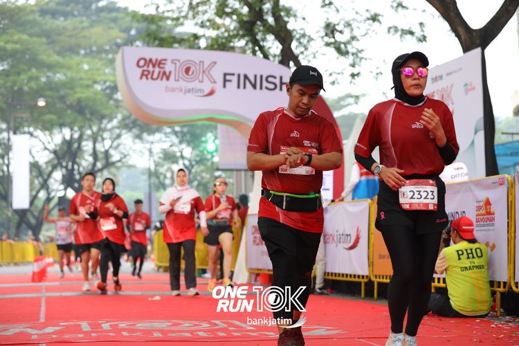 Race photo from ONE RUN 10 K