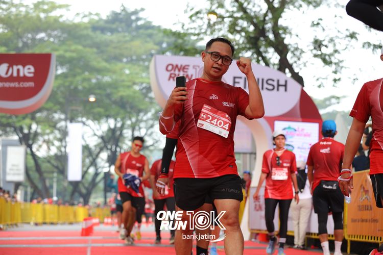Race photo from ONE RUN 10 K