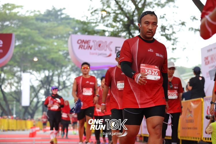Race photo from ONE RUN 10 K