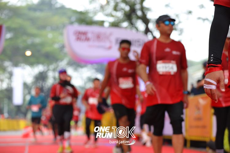 Race photo from ONE RUN 10 K