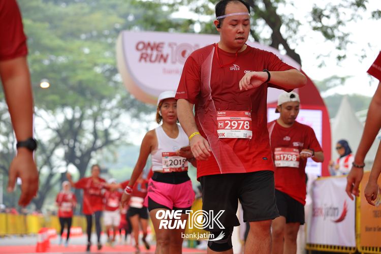 Race photo from ONE RUN 10 K
