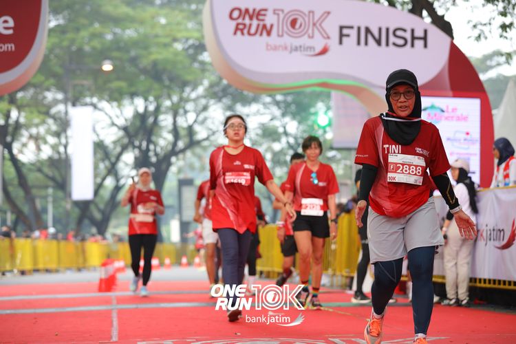Race photo from ONE RUN 10 K