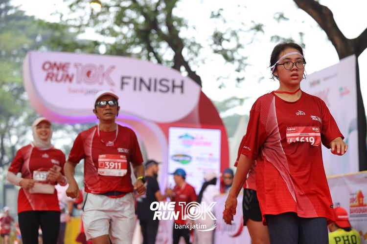 Race photo from ONE RUN 10 K