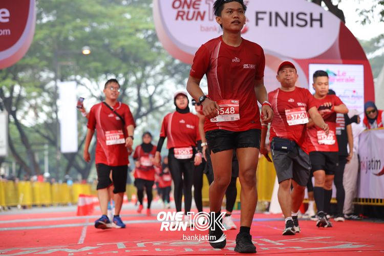 Race photo from ONE RUN 10 K