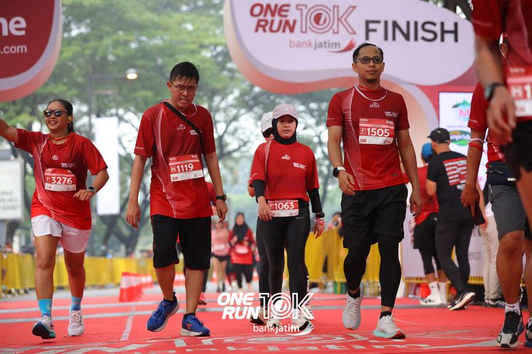 Race photo from ONE RUN 10 K