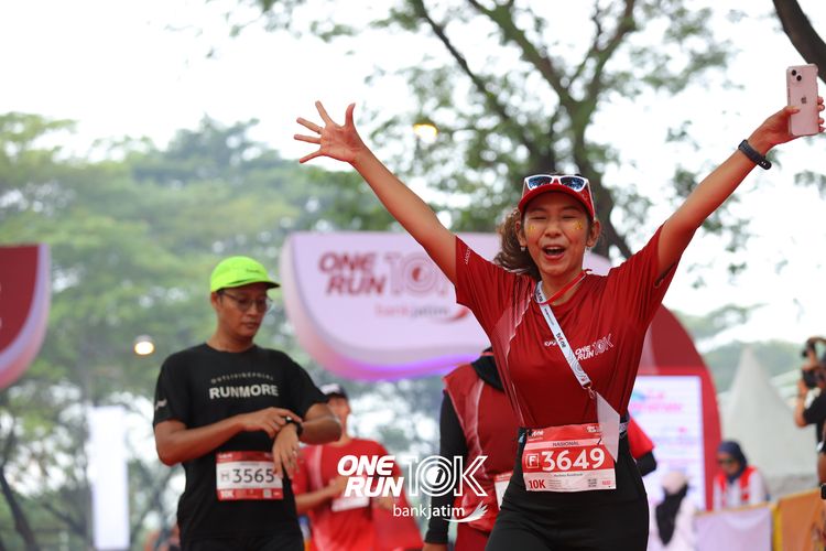 Race photo from ONE RUN 10 K