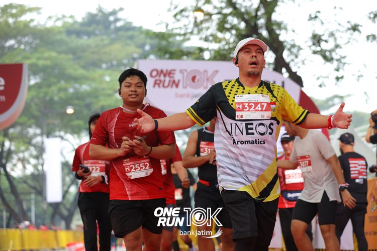 Race photo from ONE RUN 10 K