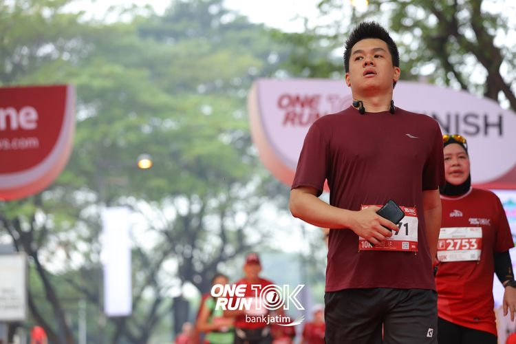 Race photo from ONE RUN 10 K