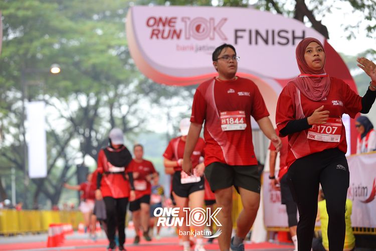 Race photo from ONE RUN 10 K